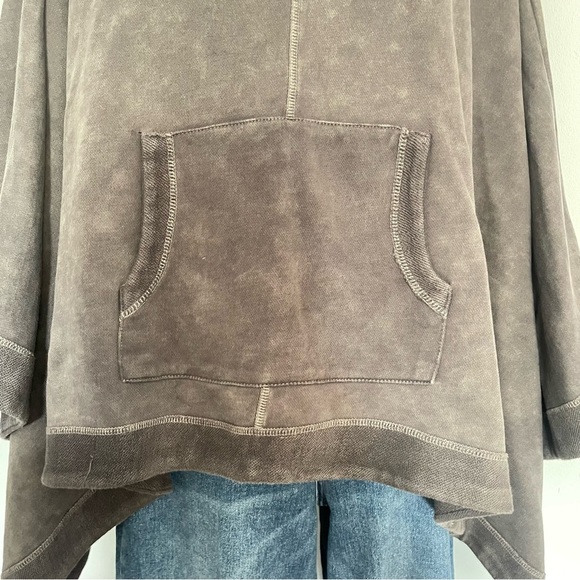 Sundance stone Gray Poncho style oversized hoodie size Small NWOT rare - Picture 2 of 6